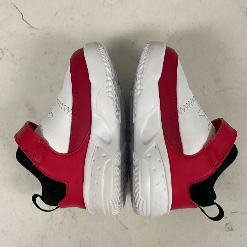 JORDAN MAX AURA 3 PS 'WHITE VERY BERRY' Size 5C DA8023-106